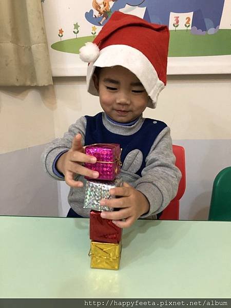 幼寶班～聖誕老人堆禮物🎁_4.jpg