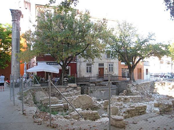 Trg Petra Zoranića.JPG