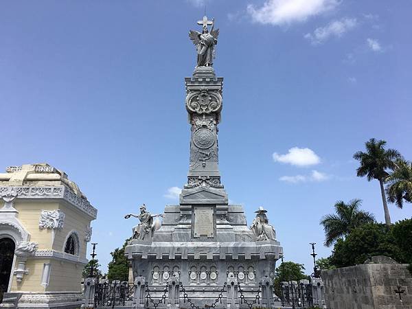 Necrópolis Cristóbal Colón (22).JPG