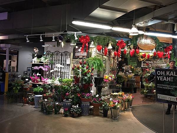 Lonsdale Quay Market 蘭斯黛碼頭市場 (10).JPG