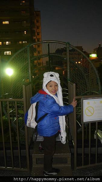 2014.12.30 東京晴空塔 大橫川公園超長鏤空溜滑梯 (4).JPG