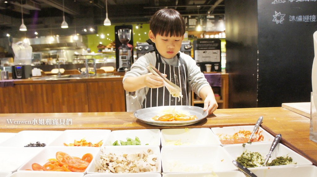 內湖不限時咖啡館  覺旅咖啡陽光店 披薩DIY 自己打果汁 (4).JPG