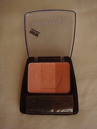 Rimmel Lasting Finish 014 Winter Glow 4.jpg