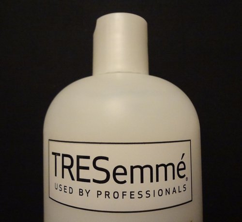 Treseme Luxurious Moisture Professional formula Conditioner 2.jpg