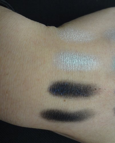 Wet n Wild Color Icon Eye shadow Collection 八色眼影(737 Blue Had Me At Hello) 10.jpg