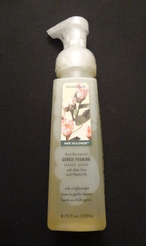 Bath &amp; Body Works 白茶與薑泡沫洗手乳 2.jpg