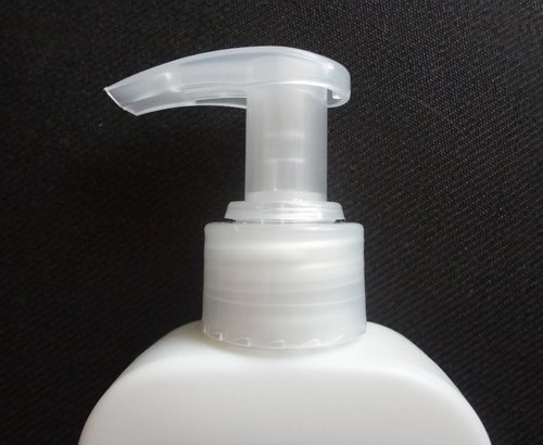 Neutrogena Naturals Fresh Cleansing + Makeup Remover 6.jpg