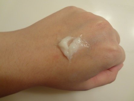 Nexxus Humectress Ultimate Moisturizing Conditioner 7.JPG