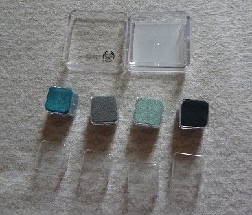 The Body Shop Shimmer Cubes Palette, 22 Green Light 4.JPG