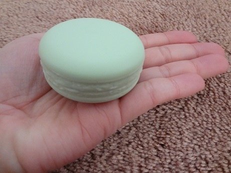 It%5Cs Skin Macaron Lip Balm, Green Apple 5.JPG