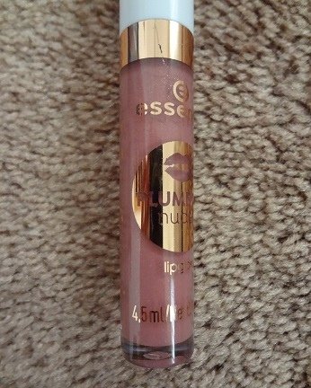 Essence Plumping Nudes Lipgloss, 04 That%5Cs Big 2.JPG