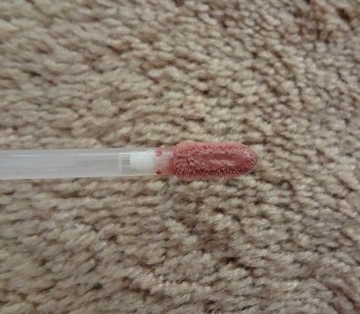 Essence Plumping Nudes Lipgloss, 04 That%5Cs Big 7.JPG