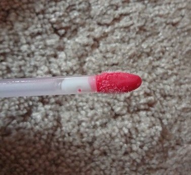 Essence Shine Shine Shine Lipgloss, 04 Flirt Alert 7.JPG