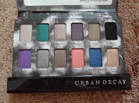 Urban Decay Shadow Box (2014 Holiday Collection) 13.JPG