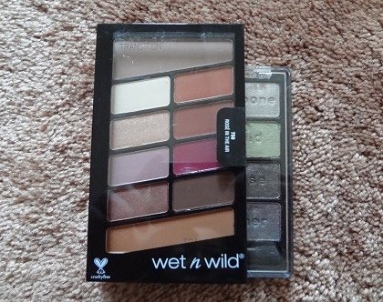 Wet %5Cn%5C Wild Coloricon Eyeshadow Palette (新舊版比對照 2).JPG