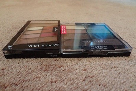 Wet %5Cn%5C Wild Coloricon Eyeshadow Palette (新舊版比對照 3).JPG