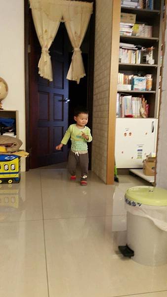 1y8m03.jpg