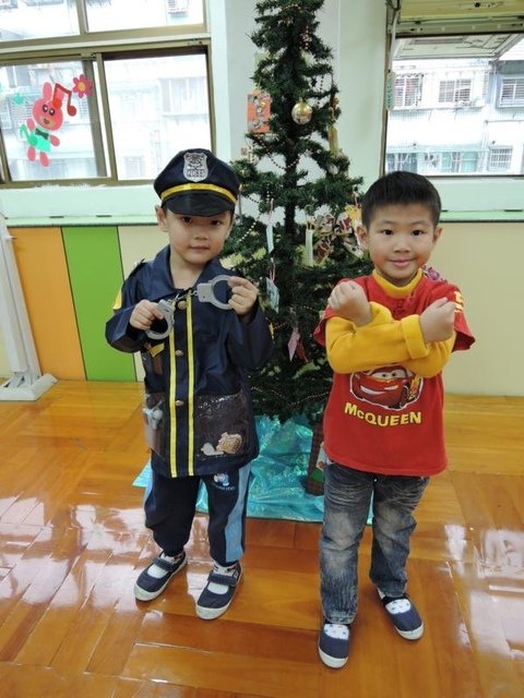 11.jpg - 20151225_允兒_光華幼兒園_聖誕變裝秀發禮物