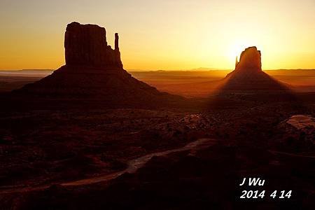 04 14 Monument Valley sunrise (97).JPG