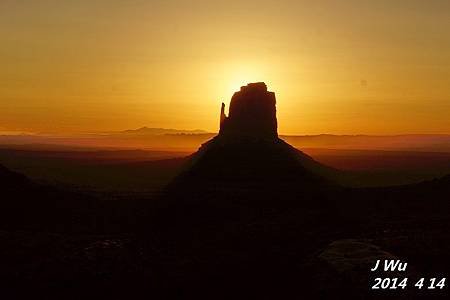 04 14 Monument Valley sunrise (104).JPG