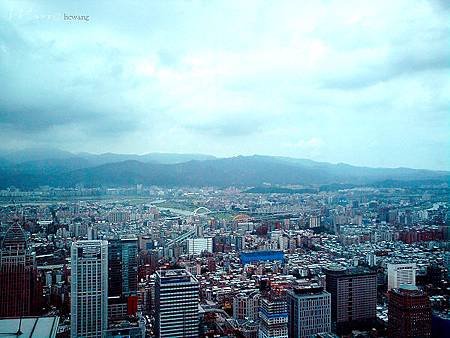 登高101 59樓休息區外
