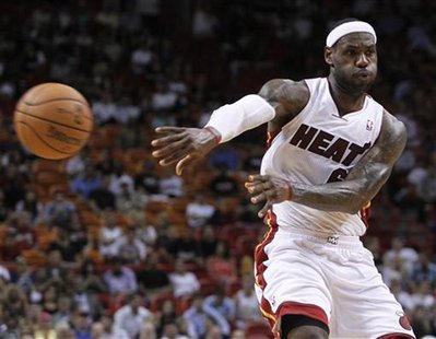 2012-10-25T144210Z_1_CBRE89O14UF00_RTROPTP_3_SPORTS-US-NBA-PREVIEW-HEAT_JPG_475x310_q85