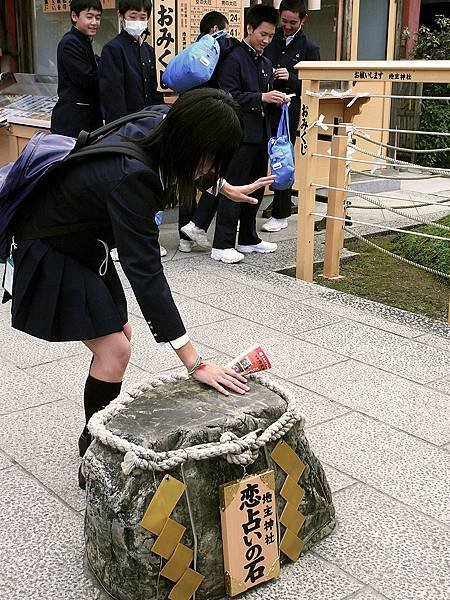 2011-京都之旅-第五天-清水寺-戀愛石-02.jpg