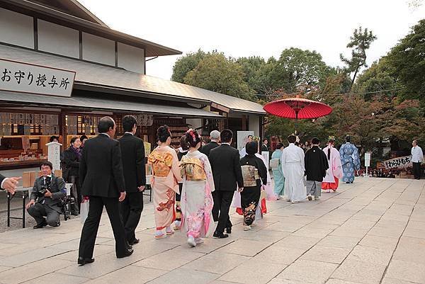 2011-京都之旅-第五天-八坂神社-巧遇日式婚禮-03.jpg