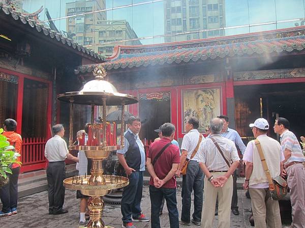 後殿右