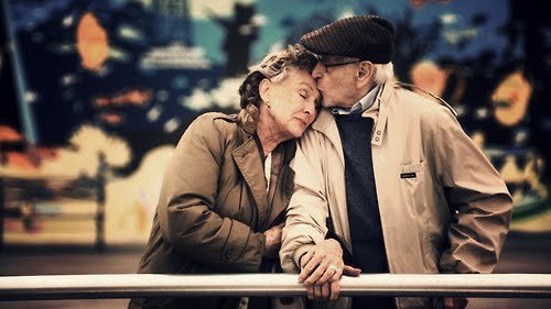 un_dimanche_en_amoureux_lovers_sunday_old_couple_vieux_personnes_agees_oui_je_le_veux