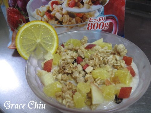 Calbee水果穀物麥片%2FCalbee フルグラ%2F早餐麥片%2F日本早餐麥片%2F日本水果麥片