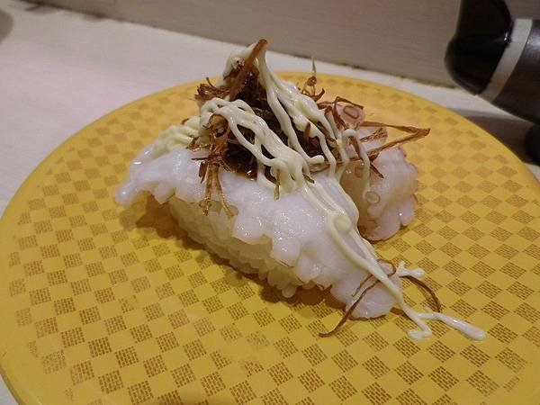 【食】日本東京★UOBEI SUSHI 魚米迴轉壽司★澀谷必吃！！平價迴轉壽司，自動化點餐送餐超方便，食尚玩家莎莎推薦！