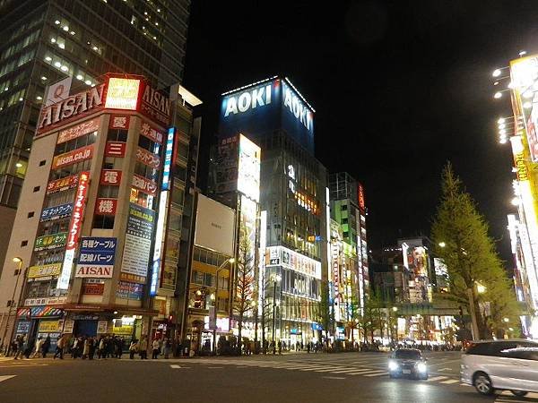 【遊】日本東京★秋葉原(動漫天堂)+mAAch ecute神田萬世橋(舊時代綿延的拱門煥然一新)★地鐵秋葉原站。自由行