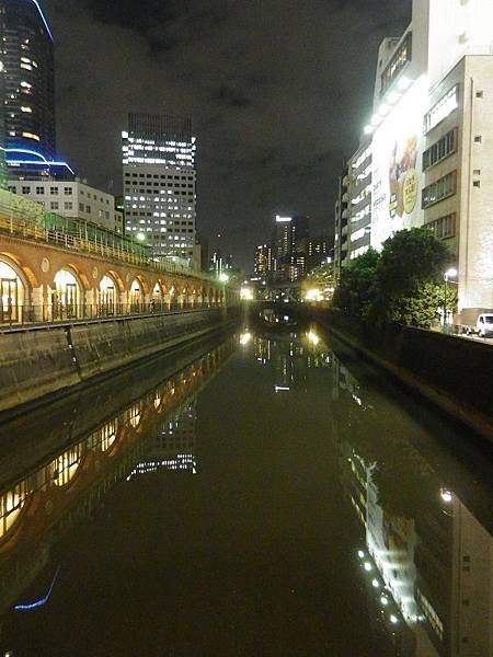 【遊】日本東京★秋葉原(動漫天堂)+mAAch ecute神田萬世橋(舊時代綿延的拱門煥然一新)★地鐵秋葉原站。自由行