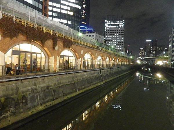 【遊】日本東京★秋葉原(動漫天堂)+mAAch ecute神田萬世橋(舊時代綿延的拱門煥然一新)★地鐵秋葉原站。自由行