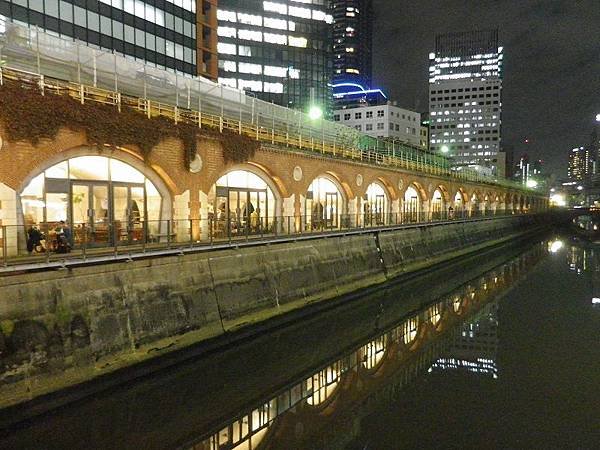 【遊】日本東京★秋葉原(動漫天堂)+mAAch ecute神田萬世橋(舊時代綿延的拱門煥然一新)★地鐵秋葉原站。自由行