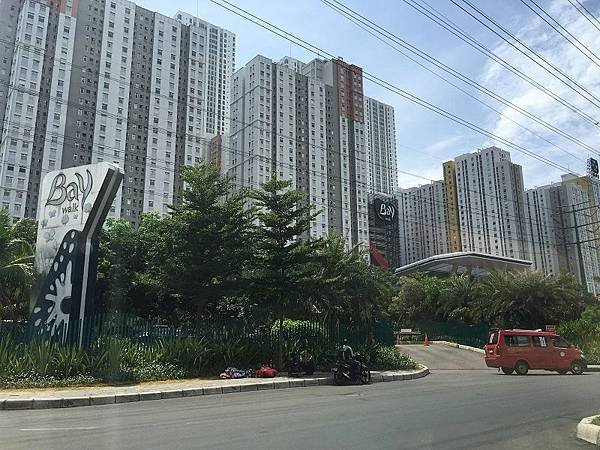 【樂】印尼雅加達★Bay Walk City Mall★填土造地的一區，臨海港吹海風的MALL