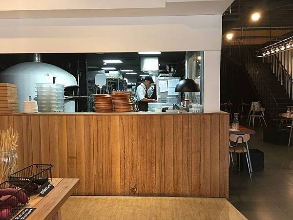 【食】新竹★薄多義Bite 2 eat★竹北光明商圈。拿坡里(Napoli)披薩