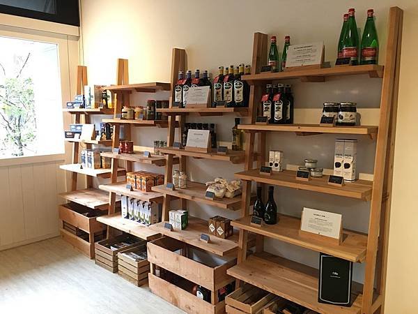 【食】新竹★薄多義Bite 2 eat★竹北光明商圈。拿坡里(Napoli)披薩
