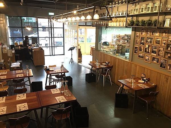 【食】新竹★薄多義Bite 2 eat★竹北光明商圈。拿坡里(Napoli)披薩