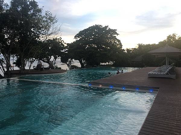 【宿】菲律賓薄荷島★Bohol Island薄荷島(Panglao邦勞島)住宿。AMORITA Resort。無邊際泳池。飯店直達海攤★海島觀光。自助旅行
