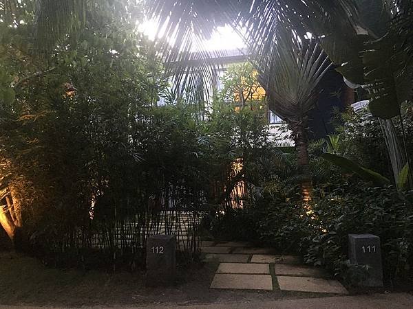 【宿】菲律賓薄荷島★Bohol Island薄荷島(Panglao邦勞島)住宿。AMORITA Resort。無邊際泳池。飯店直達海攤★海島觀光。自助旅行