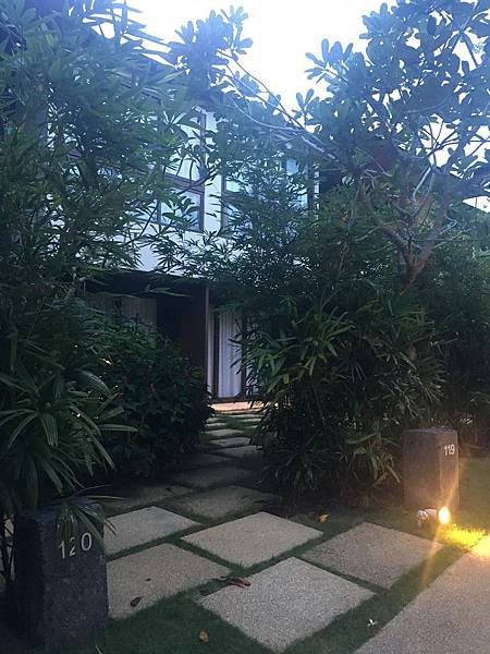 【宿】菲律賓薄荷島★Bohol Island薄荷島(Panglao邦勞島)住宿。AMORITA Resort。無邊際泳池。飯店直達海攤★海島觀光。自助旅行
