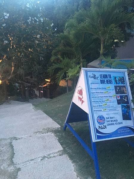 【宿】菲律賓薄荷島★Bohol Island薄荷島(Panglao邦勞島)住宿。AMORITA Resort。無邊際泳池。飯店直達海攤★海島觀光。自助旅行