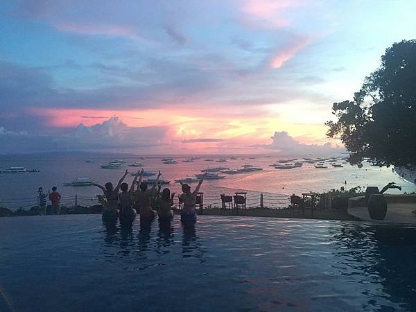 【宿】菲律賓薄荷島★Bohol Island薄荷島(Panglao邦勞島)住宿。AMORITA Resort。無邊際泳池。飯店直達海攤★海島觀光。自助旅行
