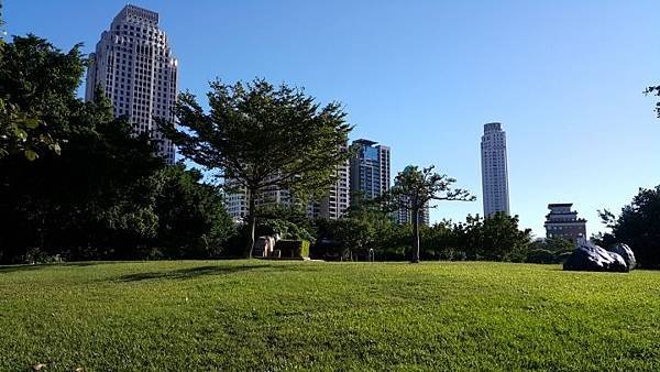 mobile01-553a38510d854de5967c3ac84271737e.jpg