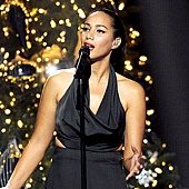 1324666478_leona-lewis-467.jpg