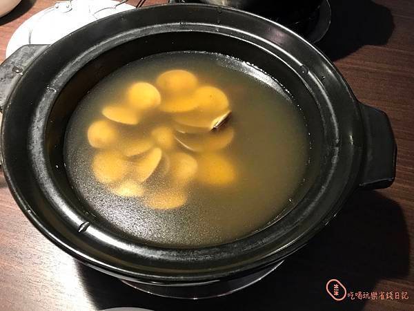 台中黑鍋港式海鮮鍋物22.jpg