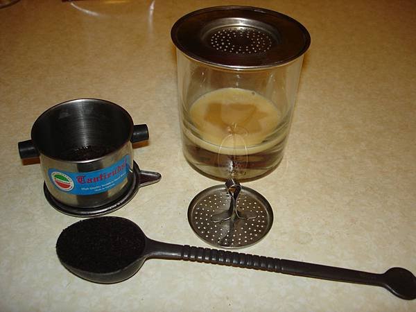 煉乳1~2T(玻璃杯)咖啡豆磨粉1.5~2T(滴濾壺).JPG