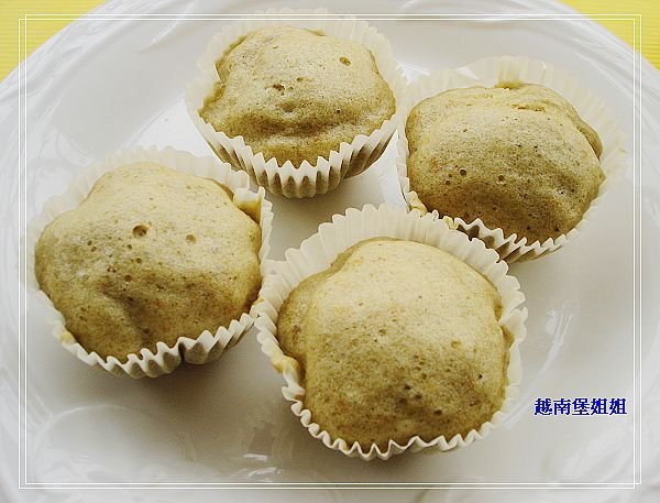 綠茶蒸蛋糕佐煉乳